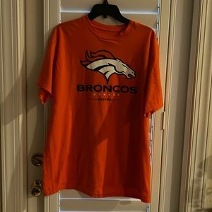 💜Just in💜 NFL License Bronco T-shirt Men’s XL Excellent Condition